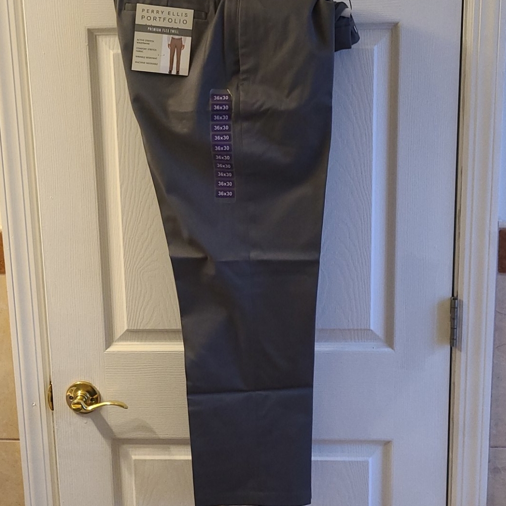 Brand new 36x30 perry Ellis pants